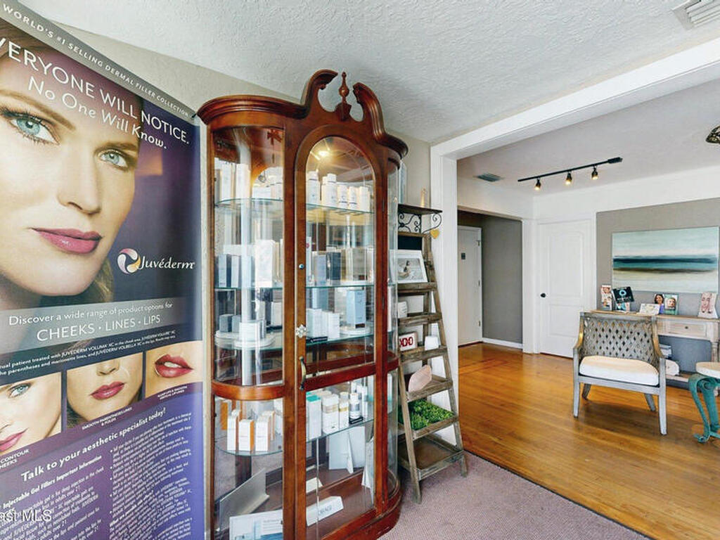 158 N Atlantic Avenue, Cocoa Beach, FL 32931