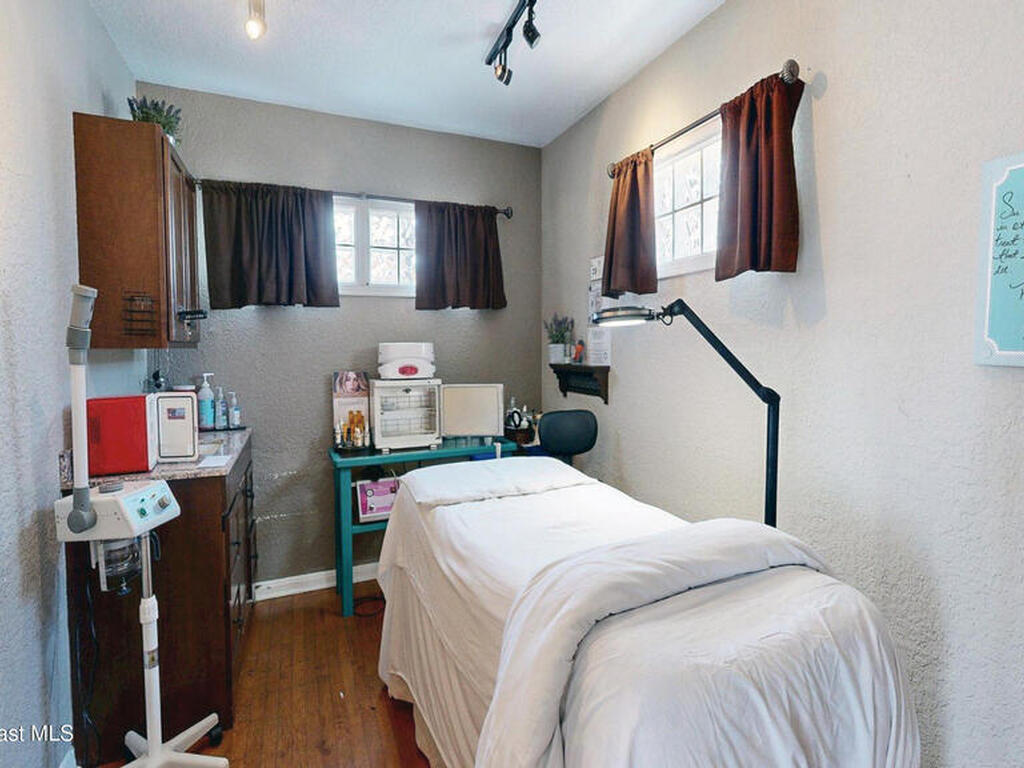 158 N Atlantic Avenue, Cocoa Beach, FL 32931