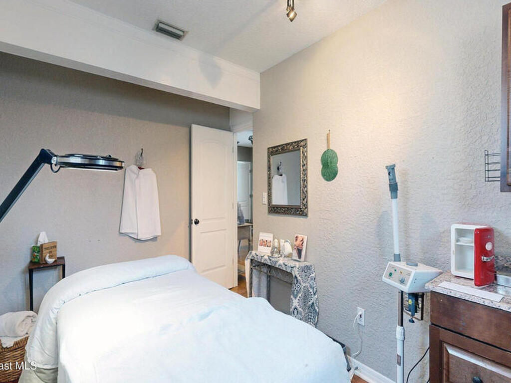 158 N Atlantic Avenue, Cocoa Beach, FL 32931