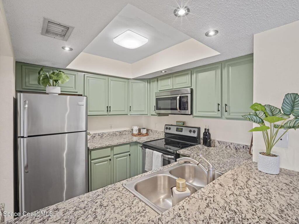 963 Sonesta Avenue, Palm Bay, FL 32905