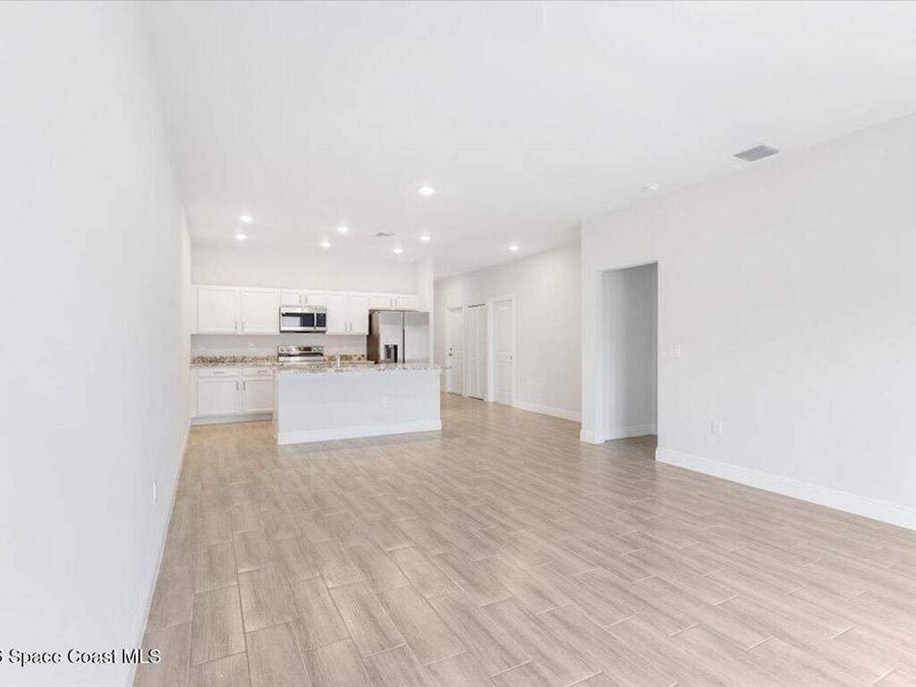 1635 19th Avenue, Vero Beach, FL 32962