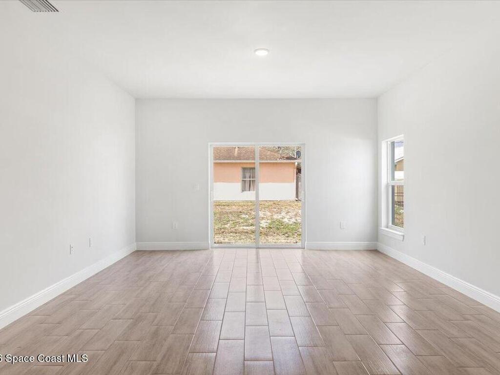 1635 19th Avenue, Vero Beach, FL 32962