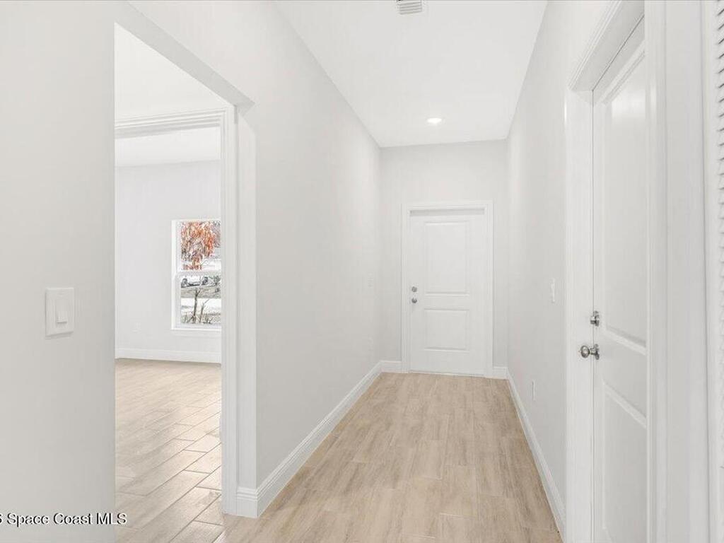 1635 19th Avenue, Vero Beach, FL 32962