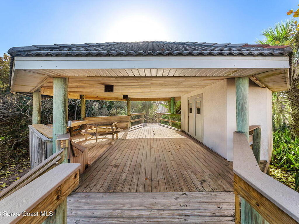 216 Glengarry Avenue, Melbourne Beach, FL 32951