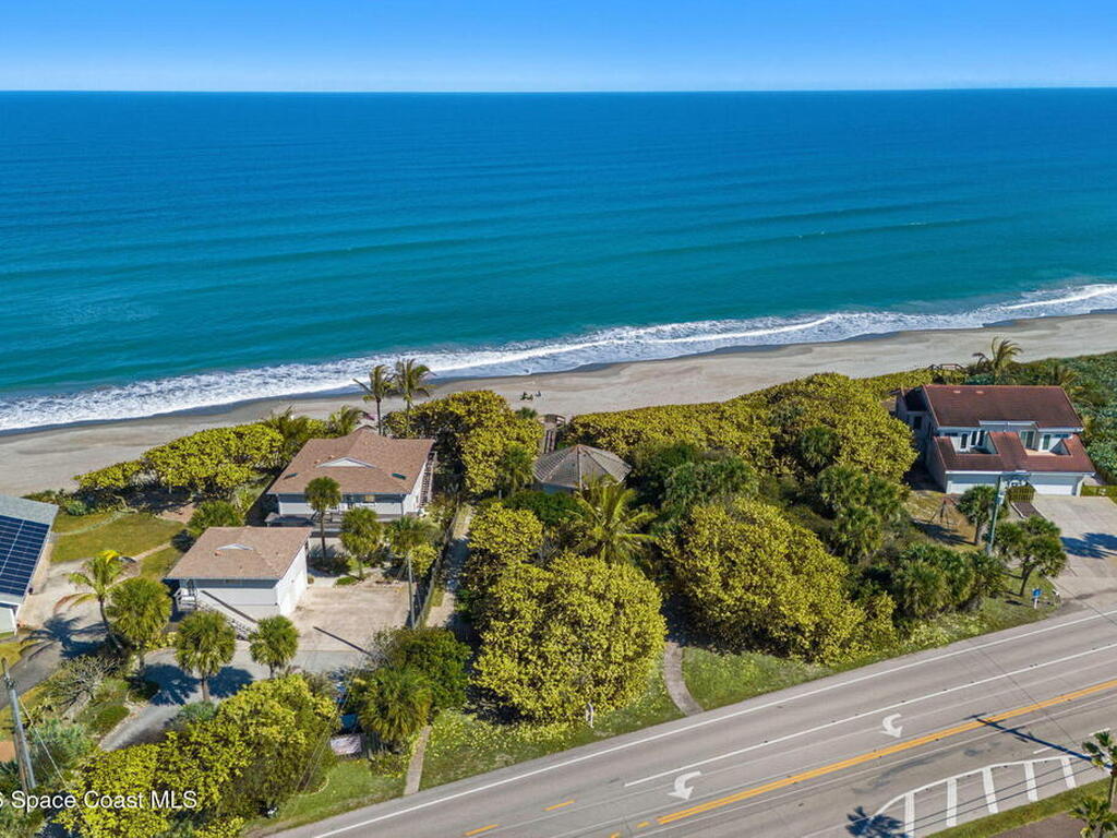 216 Glengarry Avenue, Melbourne Beach, FL 32951