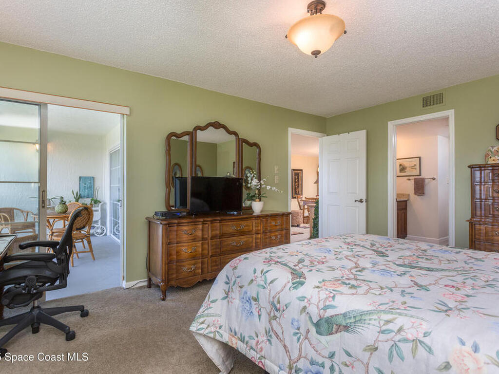 580 S Brevard Avenue, Cocoa Beach, FL 32931