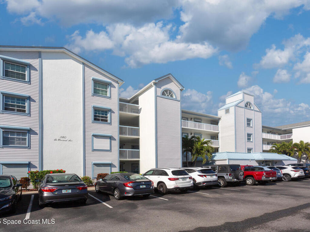 580 S Brevard Avenue, Cocoa Beach, FL 32931