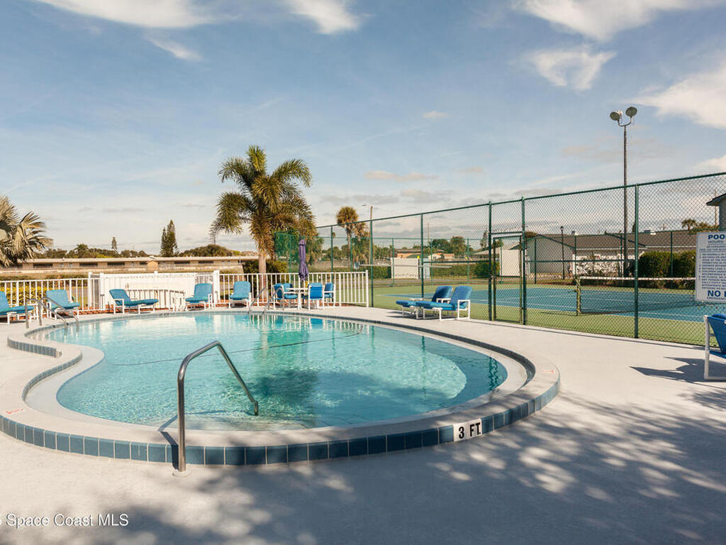 580 S Brevard Avenue, Cocoa Beach, FL 32931