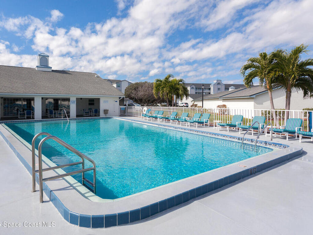 580 S Brevard Avenue, Cocoa Beach, FL 32931