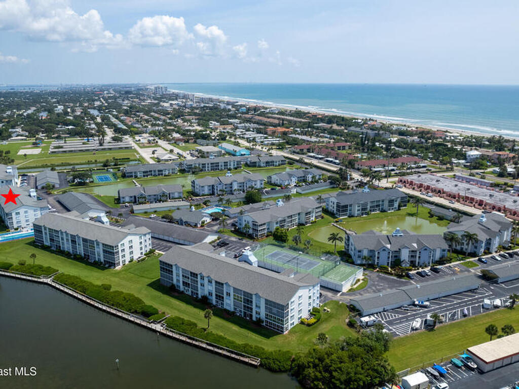 580 S Brevard Avenue, Cocoa Beach, FL 32931