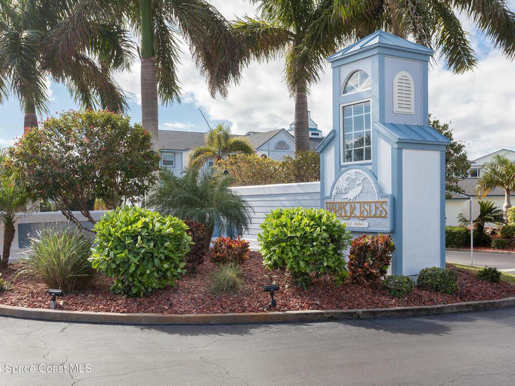 580 S Brevard Avenue, Cocoa Beach, FL 32931