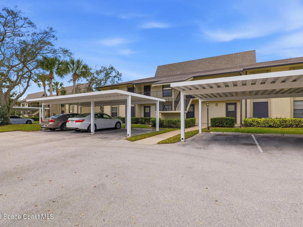 35 Plantation Drive, Vero Beach, FL 32966