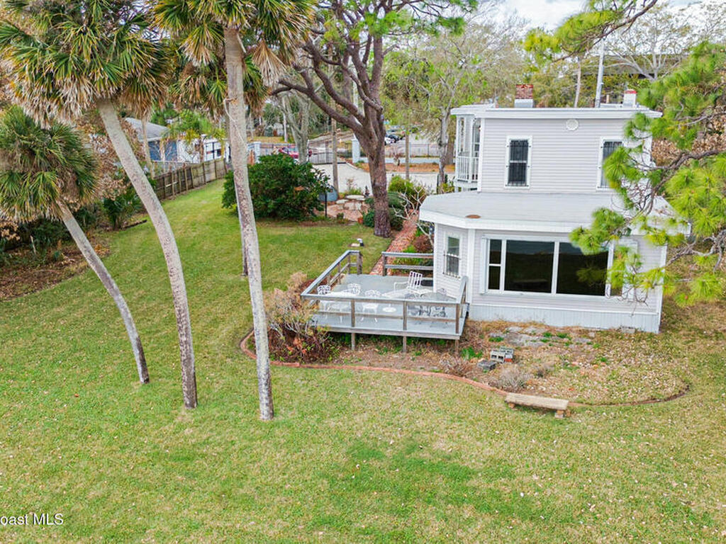 527 Indian River Avenue, Titusville, FL 32796