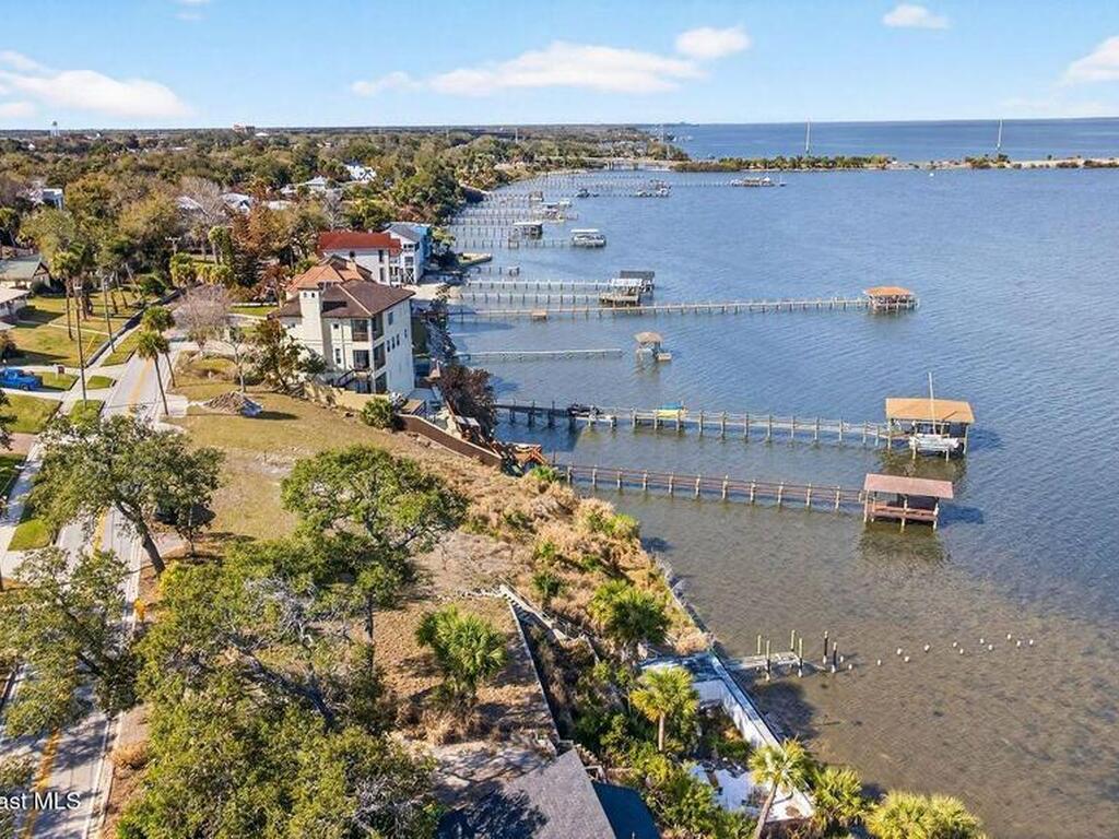 2514 N Indian River Drive, Cocoa, FL 32922