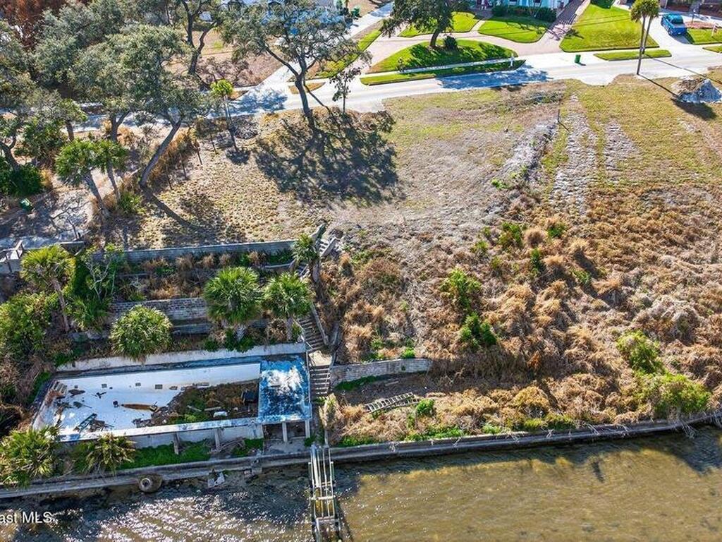 2514 N Indian River Drive, Cocoa, FL 32922