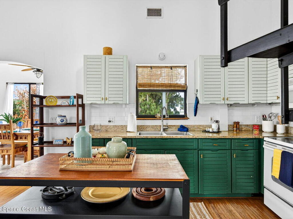 51 Vip Island, Grant, FL 32949