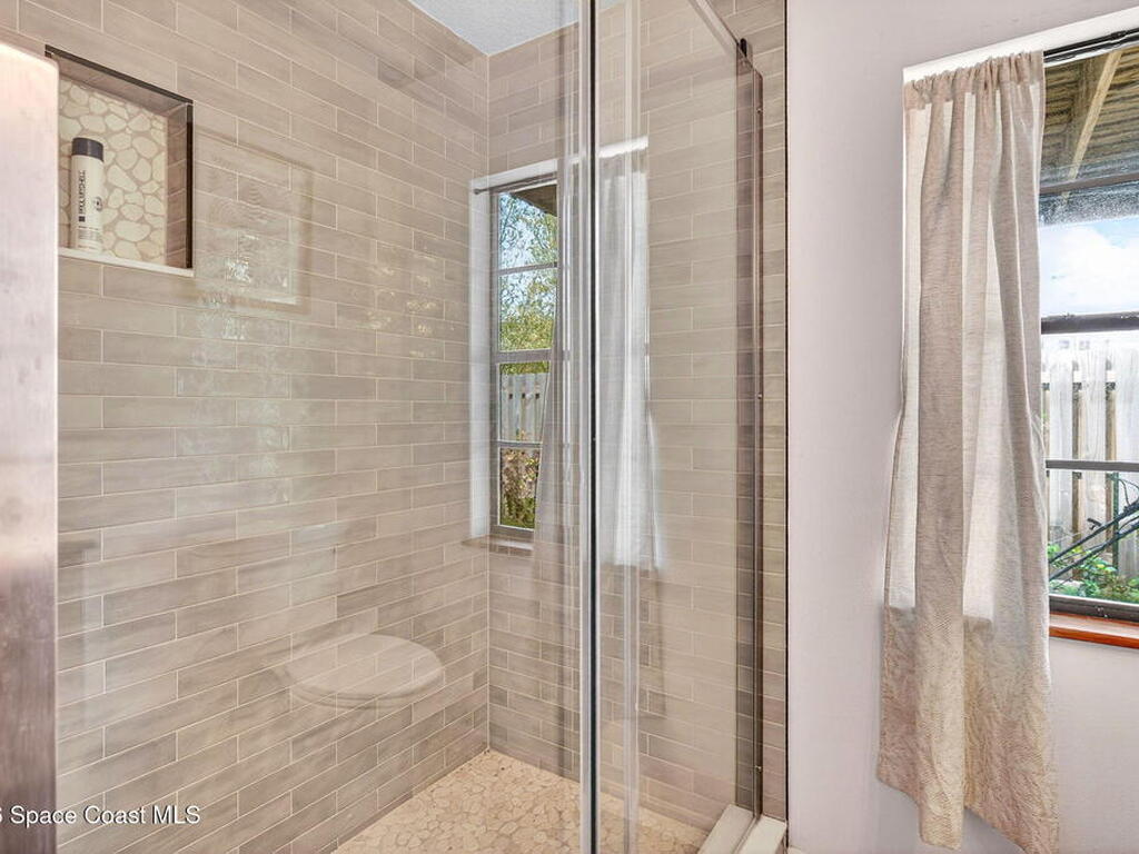 51 Vip Island, Grant, FL 32949