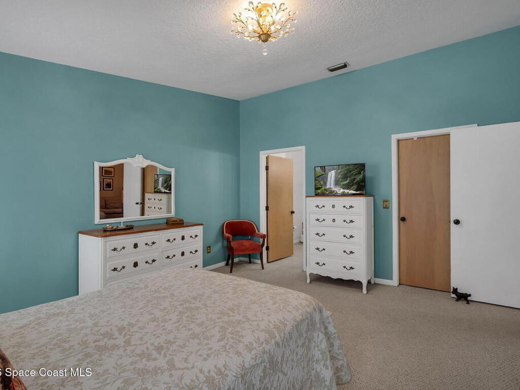 35 Anchor Drive, Indian Harbour Beach, FL 32937