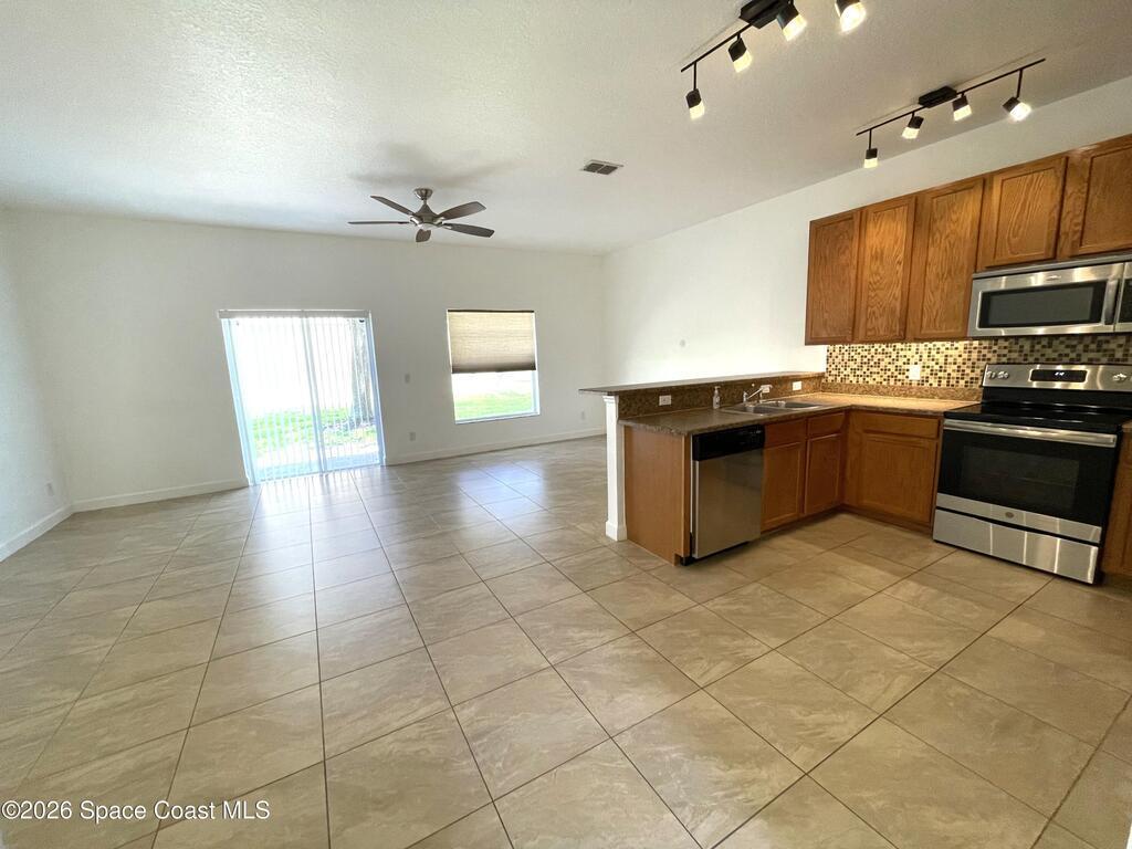 2600 Revolution Street, Melbourne, FL 32935