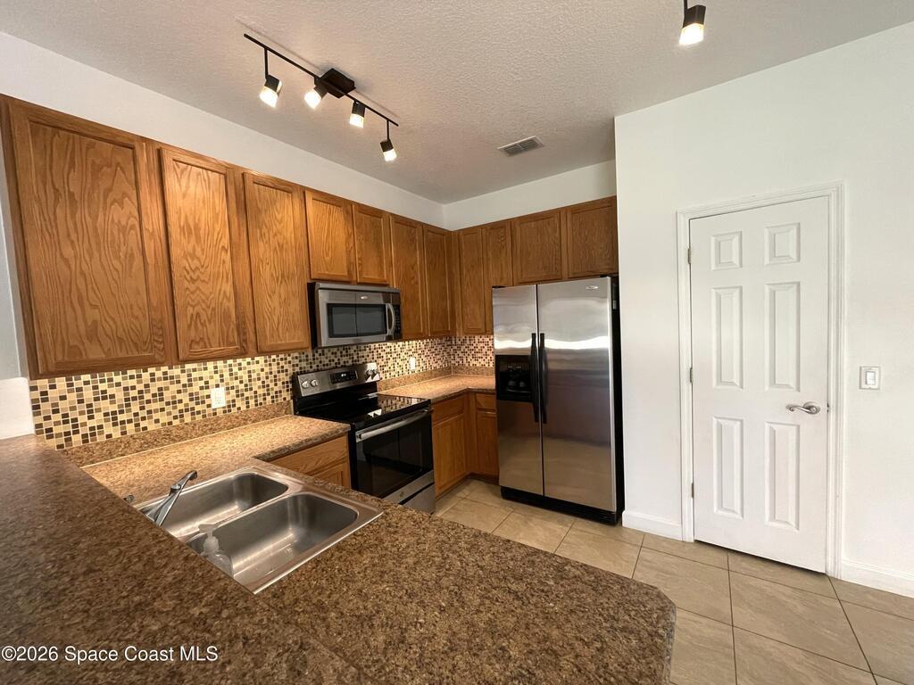 2600 Revolution Street, Melbourne, FL 32935