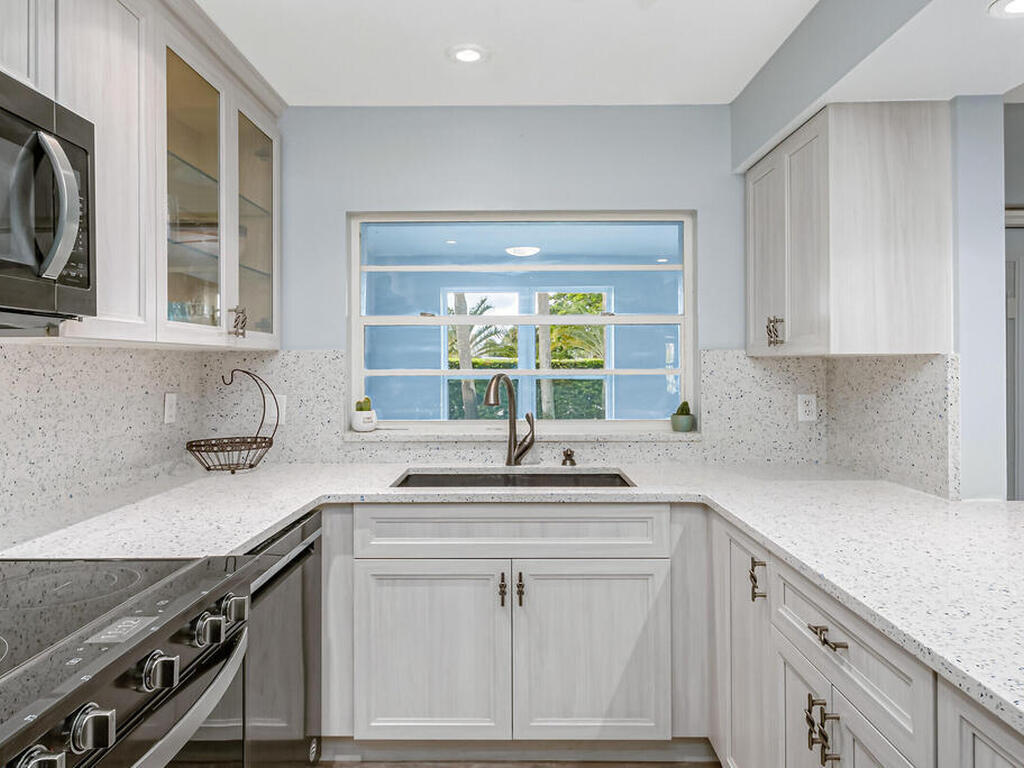 517 Summerset Court, Indian Harbour Beach, FL 32937