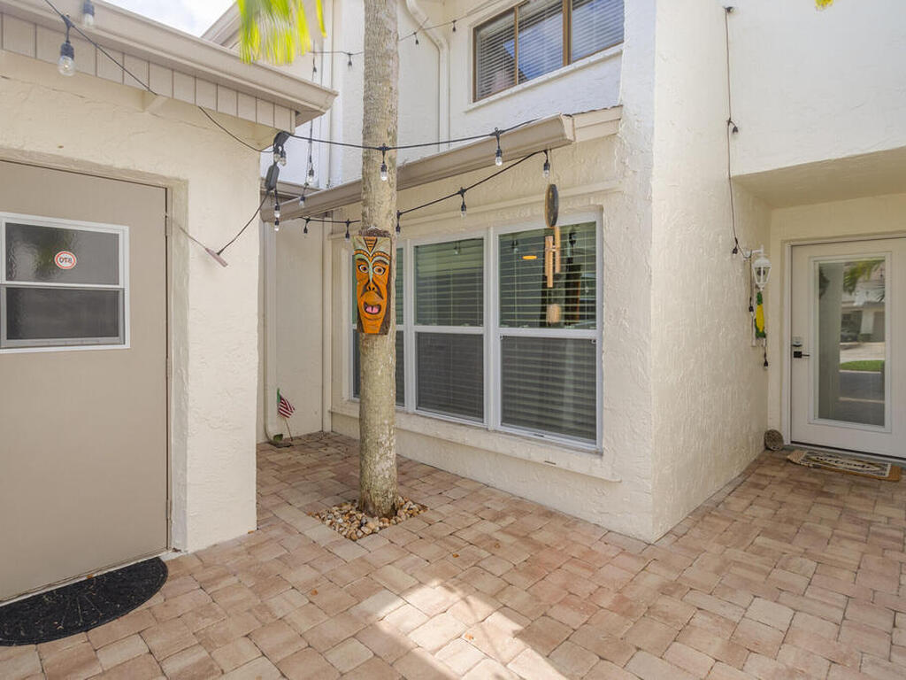 517 Summerset Court, Indian Harbour Beach, FL 32937