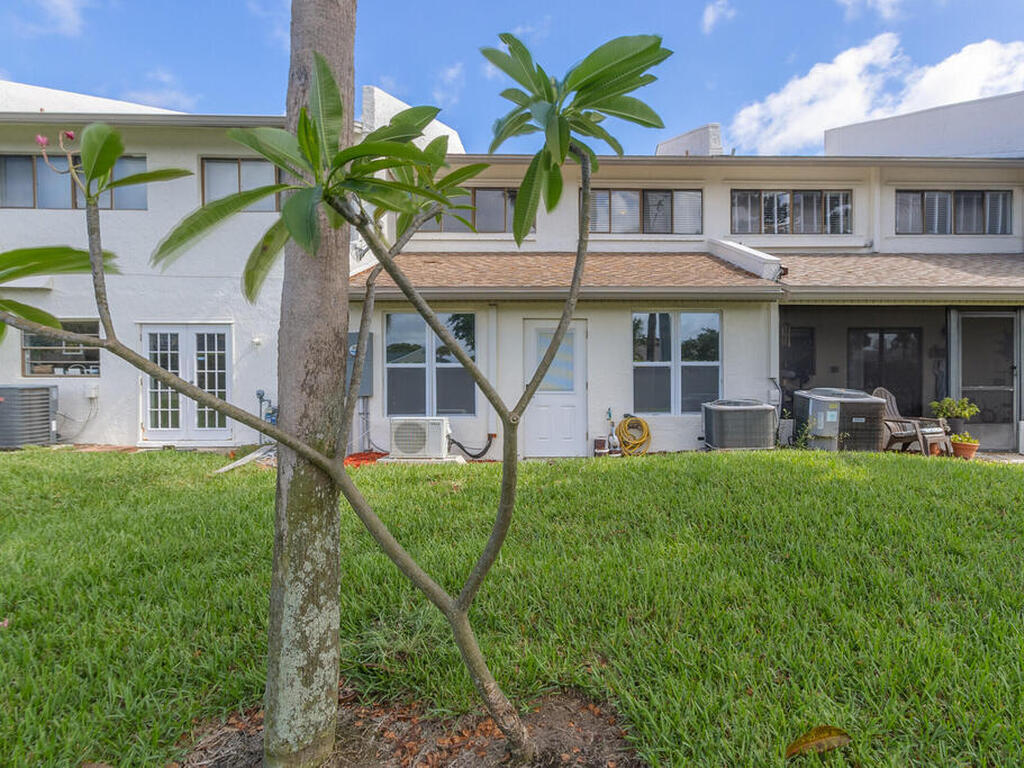 517 Summerset Court, Indian Harbour Beach, FL 32937