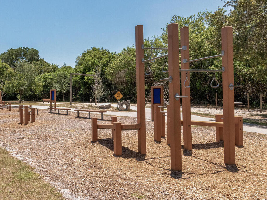 517 Summerset Court, Indian Harbour Beach, FL 32937