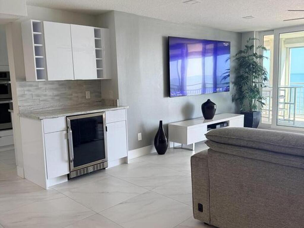 3223 S Atlantic Avenue, Cocoa Beach, FL 32931