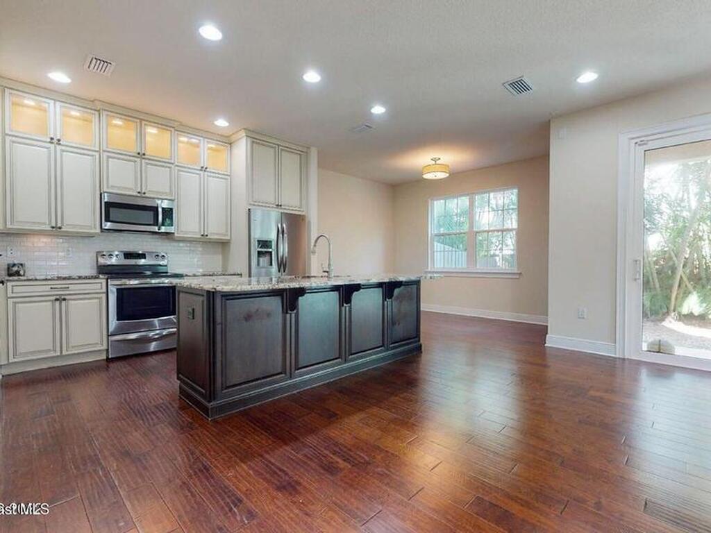 100 Eighth Avenue, Indialantic, FL 32903