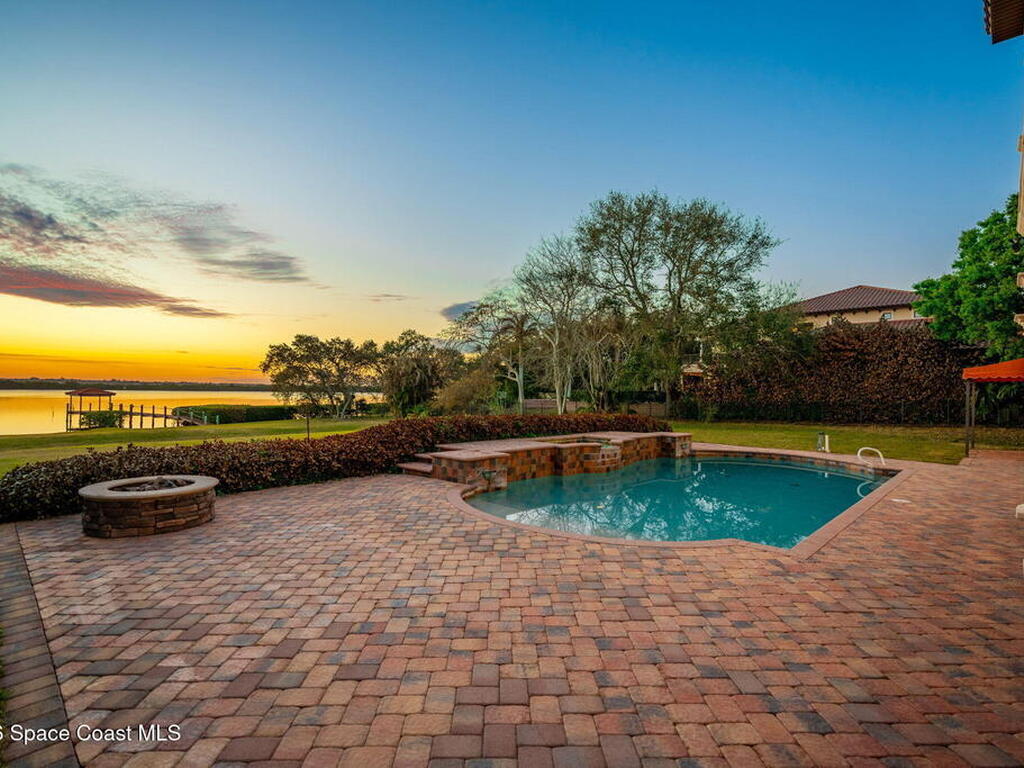 4760 Honeyridge Lane, Merritt Island, FL 32952