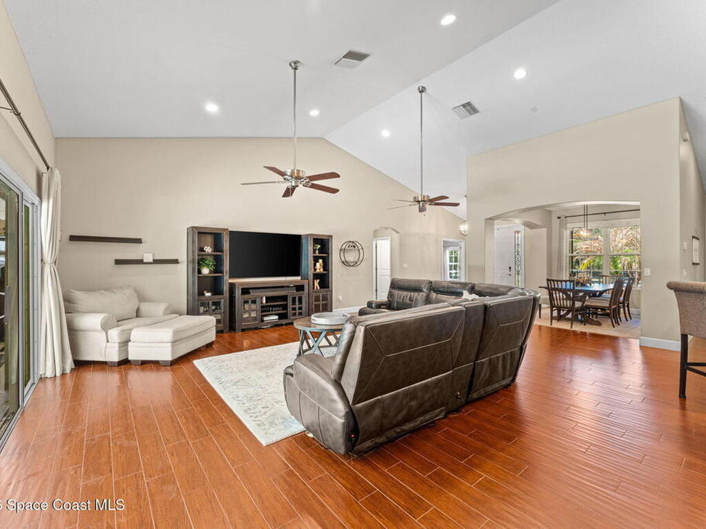 1695 Arch Road, Mims, FL 32754