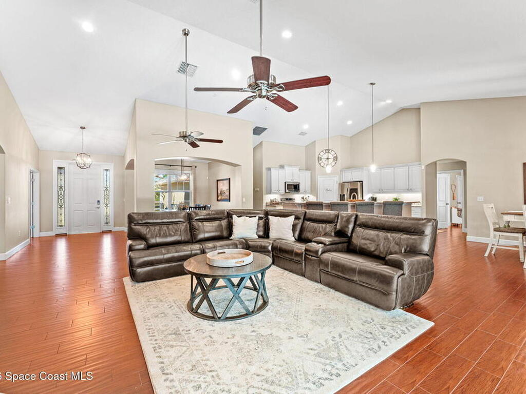 1695 Arch Road, Mims, FL 32754