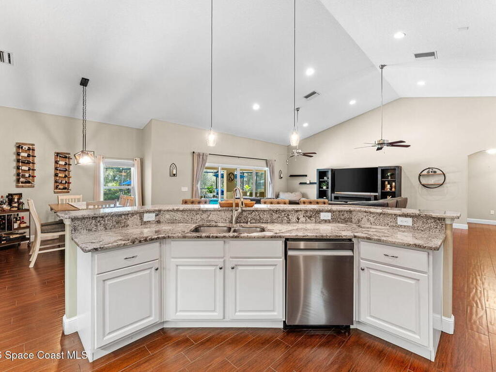 1695 Arch Road, Mims, FL 32754