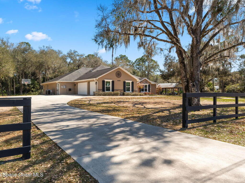 1695 Arch Road, Mims, FL 32754