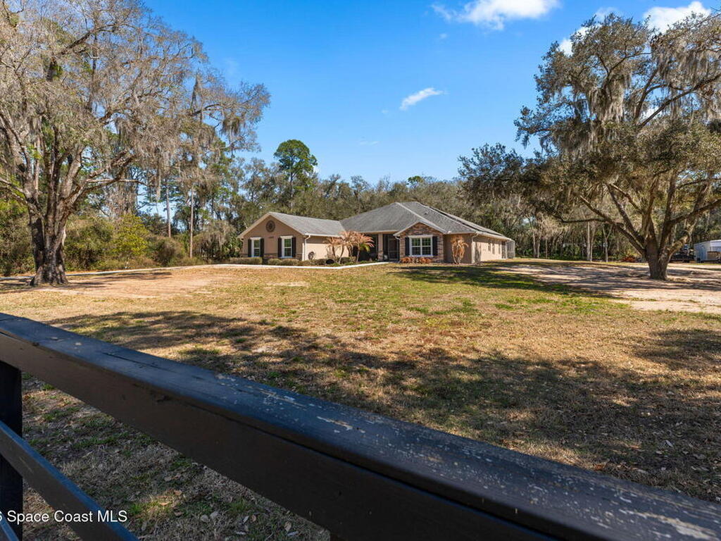 1695 Arch Road, Mims, FL 32754