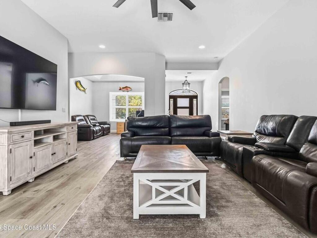 6920 Hacienda Drive, Grant, FL 32949