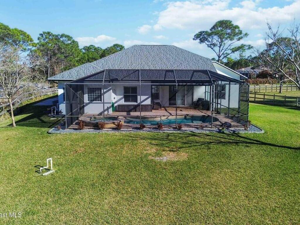 6920 Hacienda Drive, Grant, FL 32949