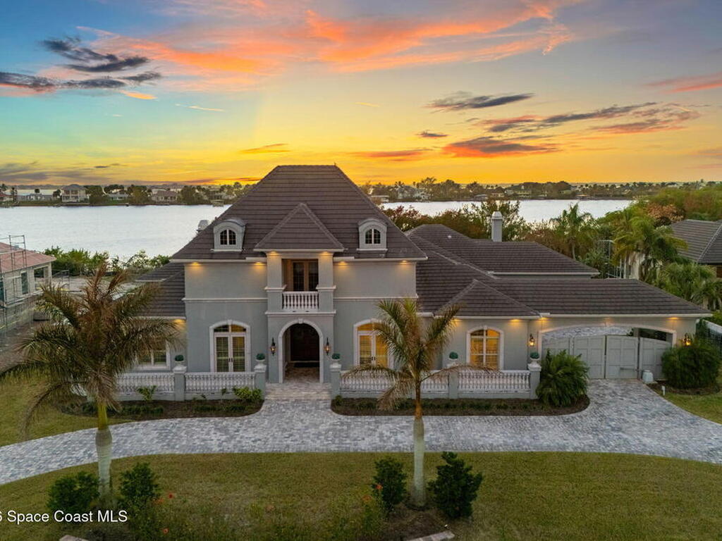 135 Lansing Island Drive, Indian Harbour Beach, FL 32937