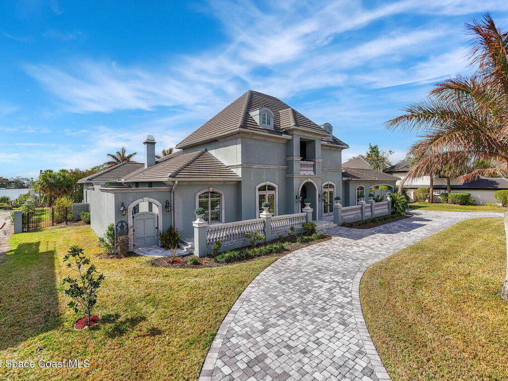 135 Lansing Island Drive, Indian Harbour Beach, FL 32937