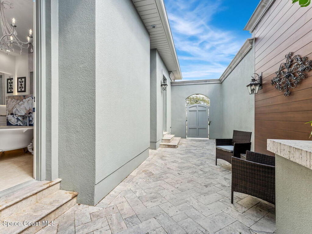 135 Lansing Island Drive, Indian Harbour Beach, FL 32937