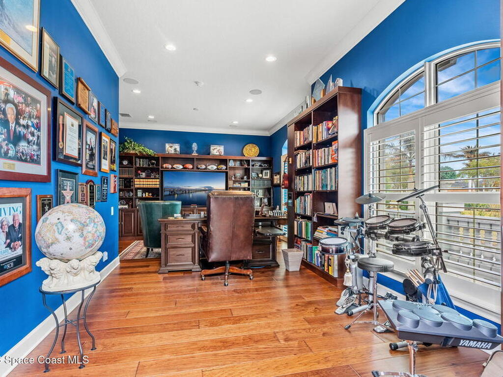 135 Lansing Island Drive, Indian Harbour Beach, FL 32937