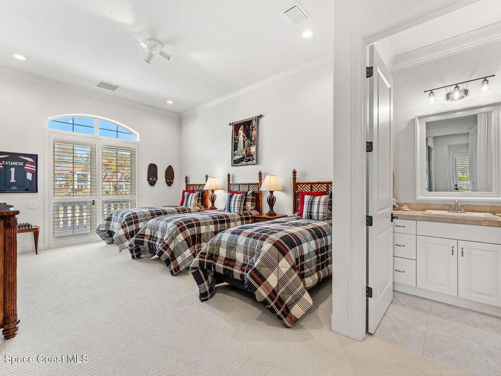 135 Lansing Island Drive, Indian Harbour Beach, FL 32937