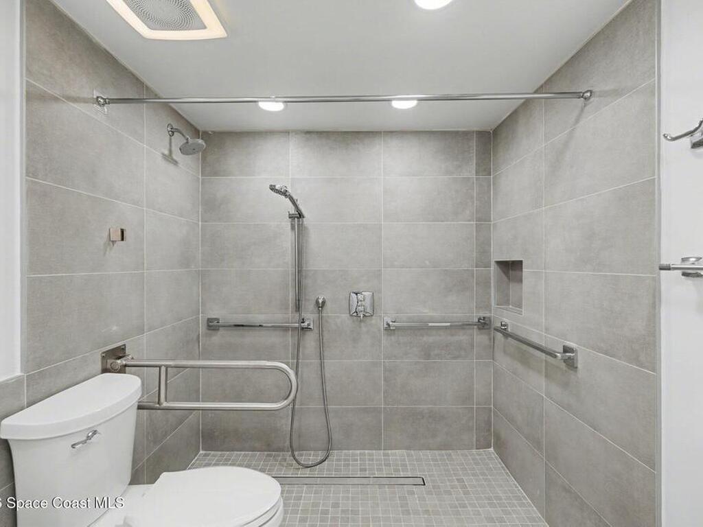 2135 N Courtenay Parkway, Merritt Island, FL 32953