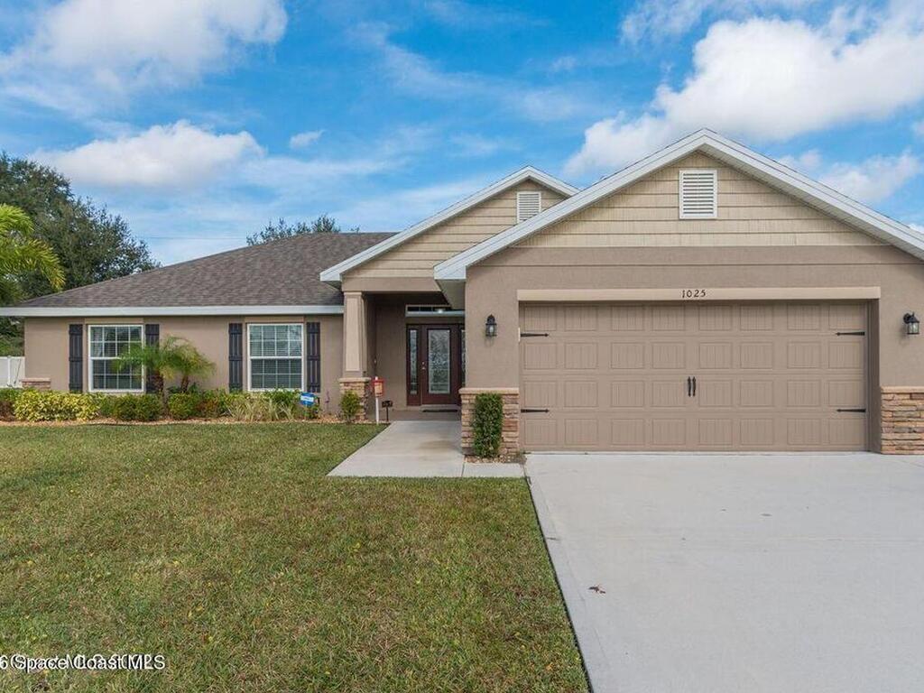443 Oakleaf Street, Palm Bay, FL 32908