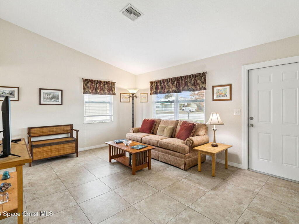 346 16th Place, Vero Beach, FL 32962