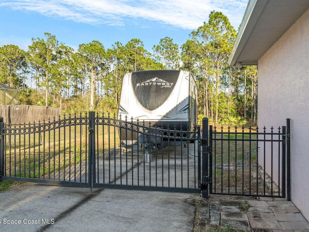 5025 Fawn Lake Boulevard, Mims, FL 32754