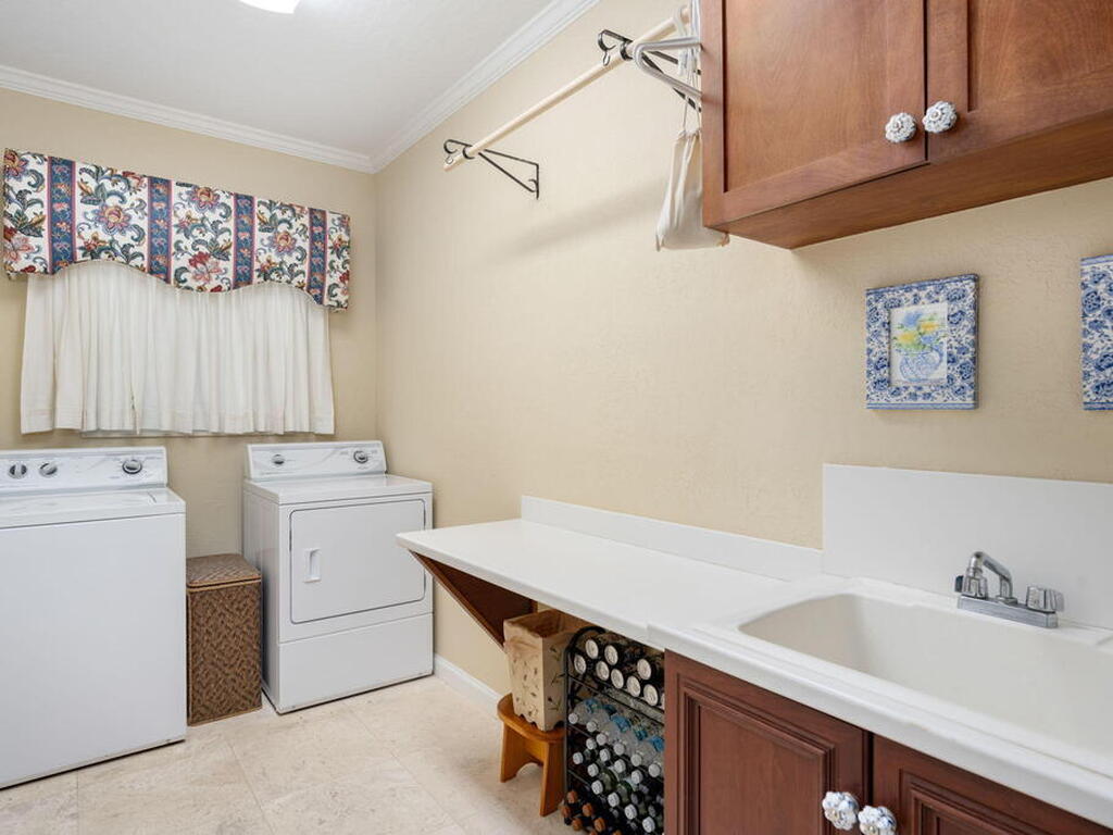 137 38th Court, Vero Beach, FL 32968
