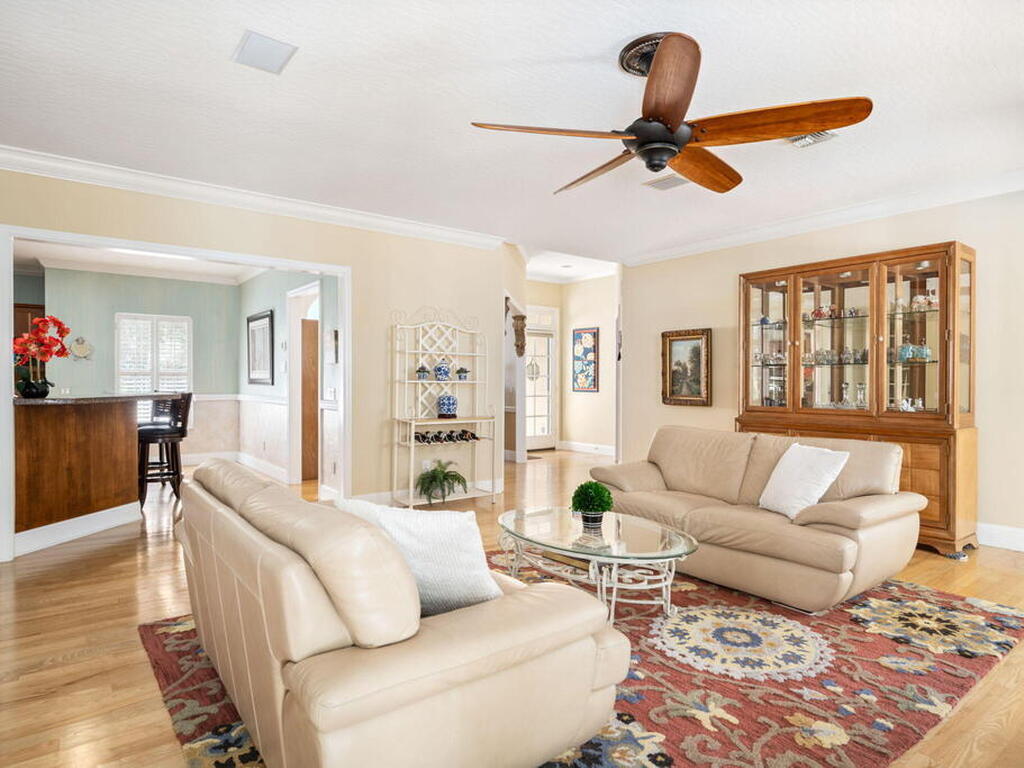 137 38th Court, Vero Beach, FL 32968