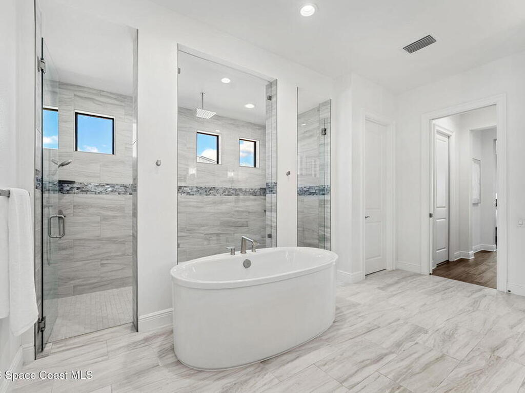 3638 Lake Adelaide Place, Rockledge, FL 32955